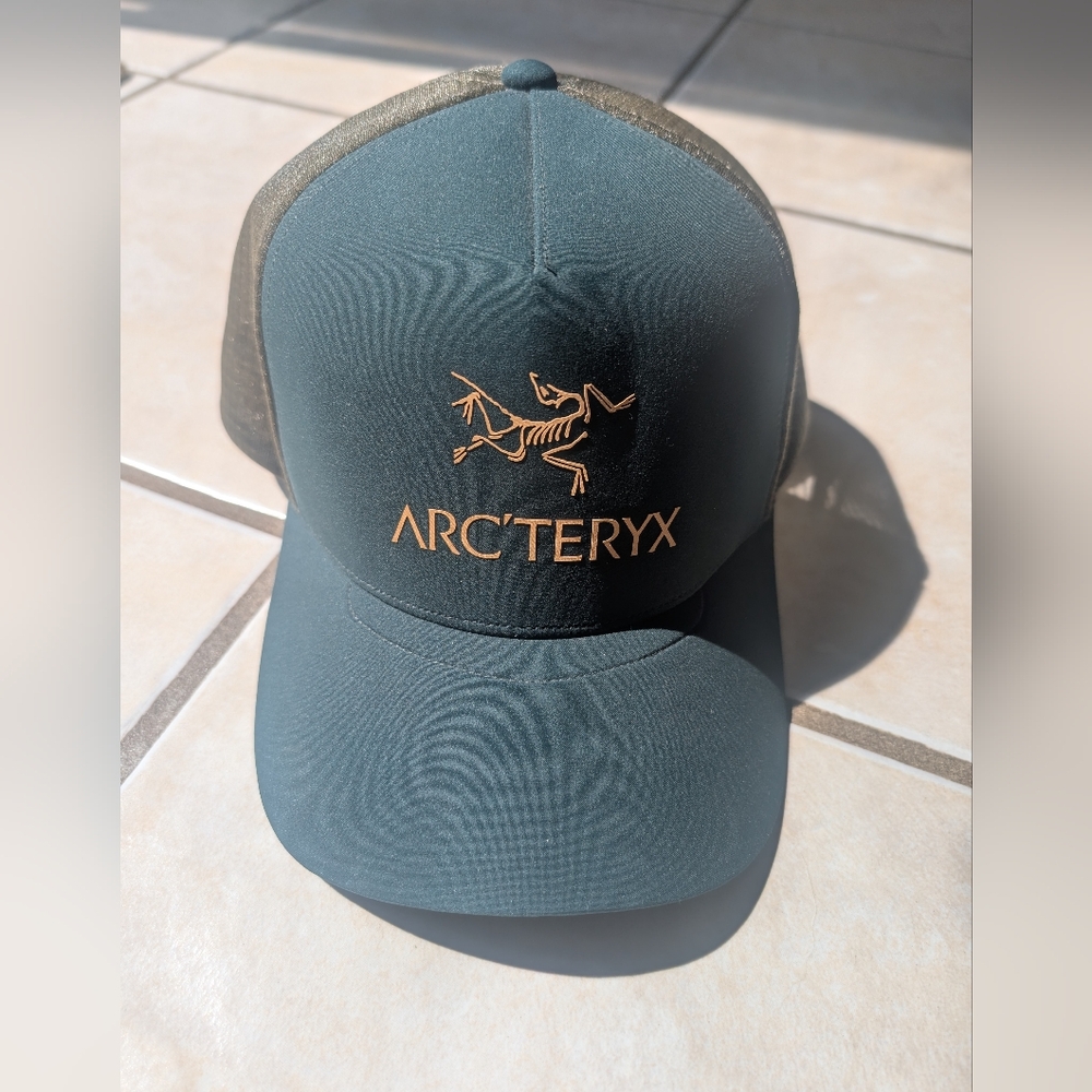 Arc'teryx Green Logo Trucker Hat Curved